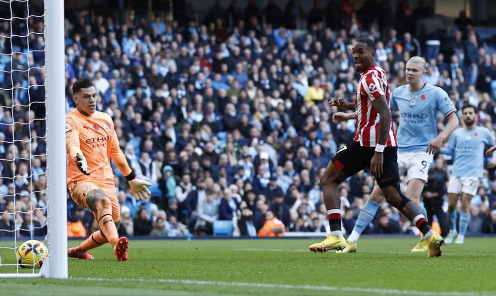  曼城史诗逆转阿森纳，哈兰德读秒头球绝杀