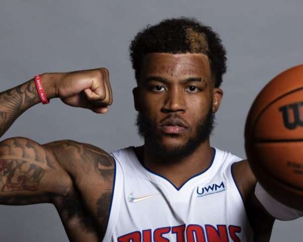  班凯罗强势发挥魔术新生代击败活塞