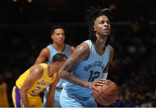  戈贝尔篮板保护筑屏障，森林狼防守压制黄蜂取胜